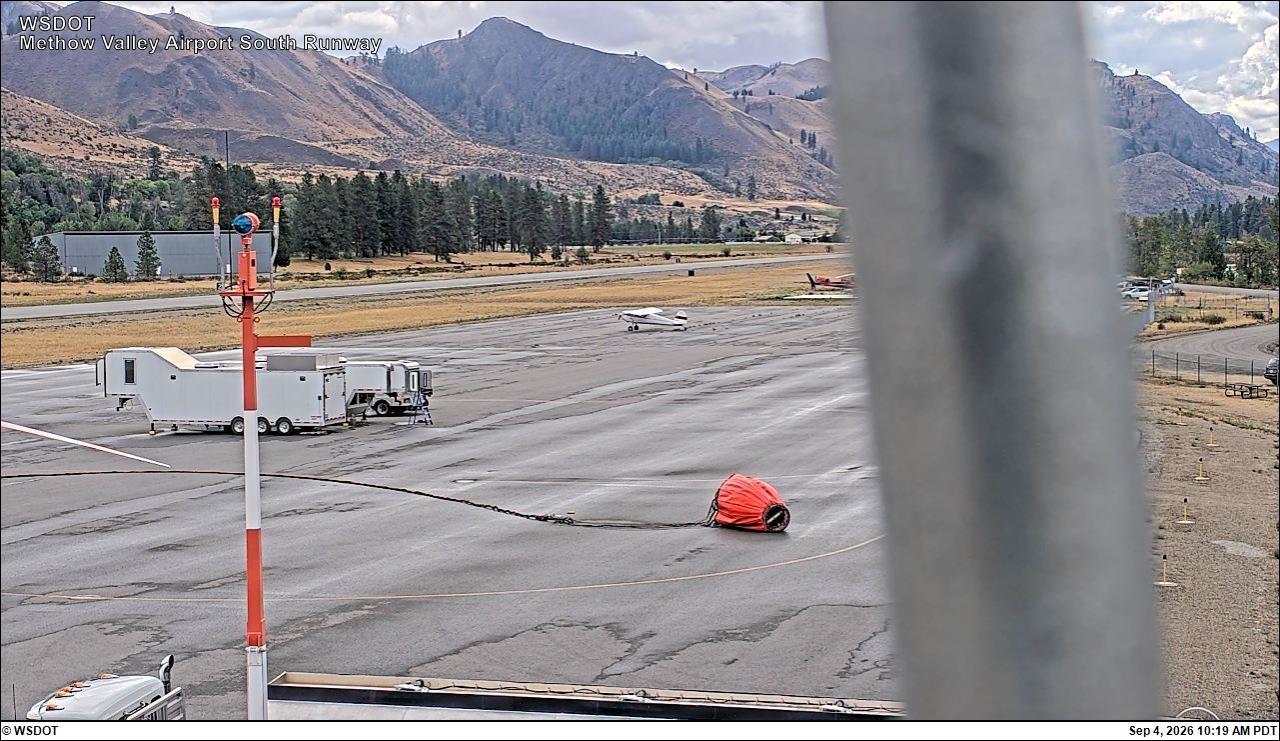 Methow Valley State Airport South live camera view