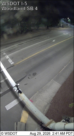 I-5 at MP 21.10: Woodland SB Signal live camera view