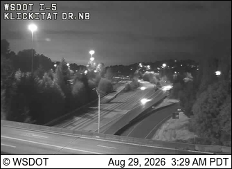 I-5 NB at MP 154.1: Klickitat Dr live camera view