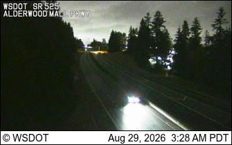 SR 525 at MP 0.9: Alderwood Mall Pkwy live camera view