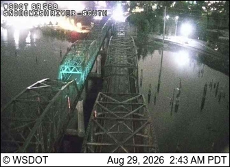 SR 529 at MP 4.1: Snohomish River South live camera view