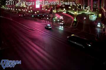 Las Vegas Blvd & Sirens Cove Blvd-Palazzo F1 live camera view