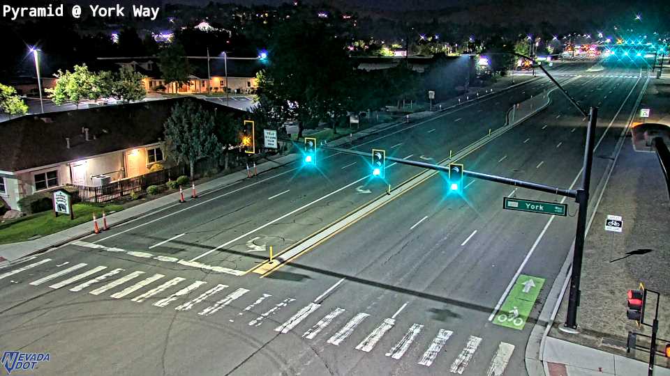 Pyramid @ York Way live camera view
