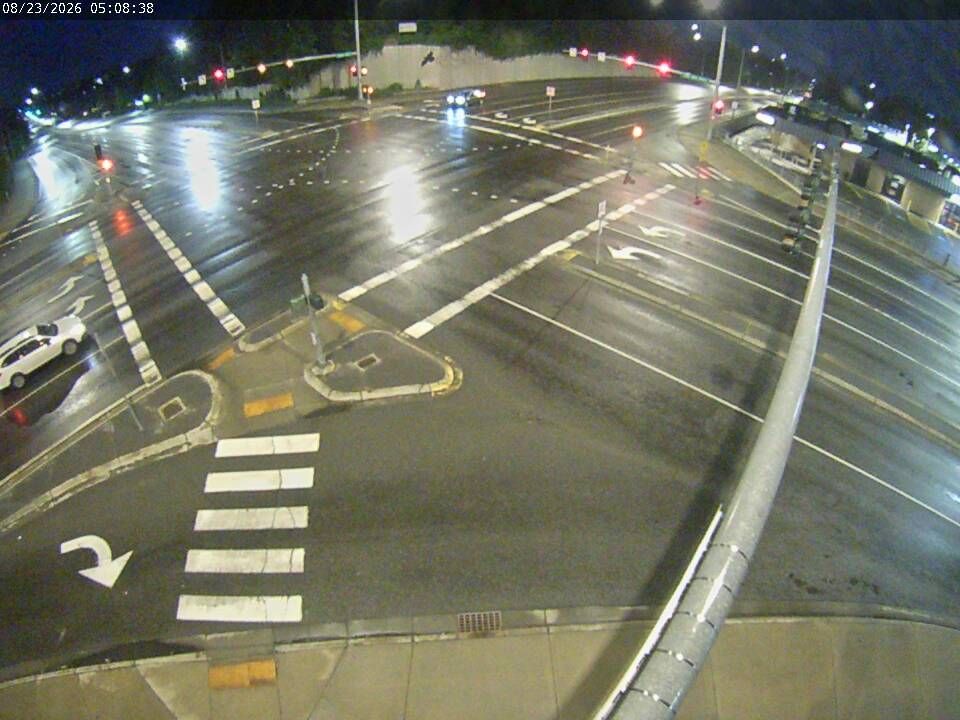 Lake Otis & Tudor live camera view