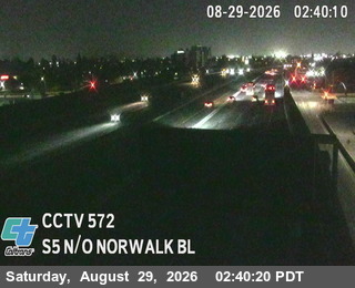 I-5 : (572) N/O Norwalk Blvd live camera view