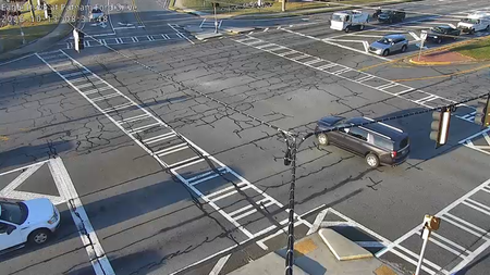 Eagle Dr at Putnam Ford Dr live camera view