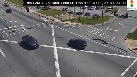 South Cobb Dr at Pearl St live camera view