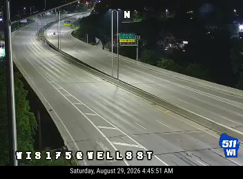 WIS 175 at Wells St live camera view