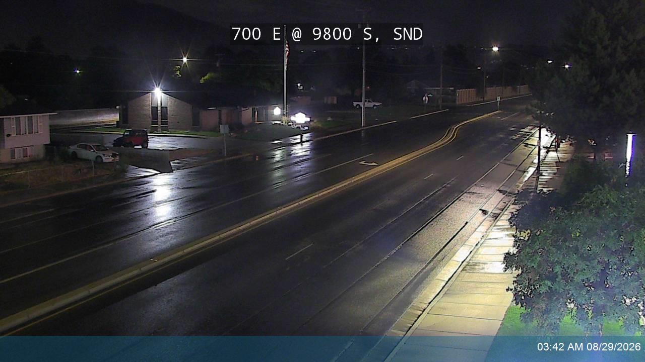 700 E / SR-71 @ 9800 S / Sego Lily Dr, SND live camera view