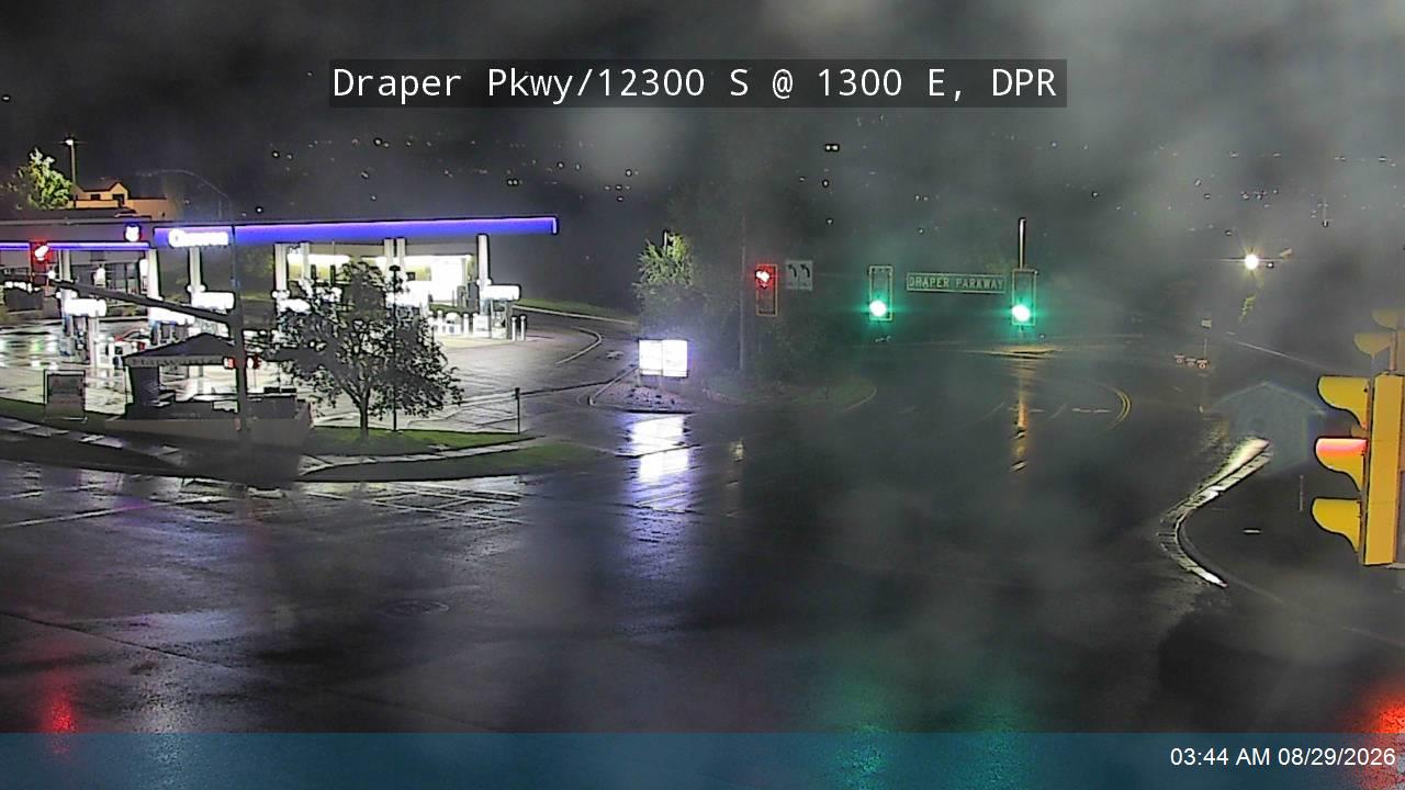 Draper Pkwy / 12300 S @ 1300 E, DPR live camera view