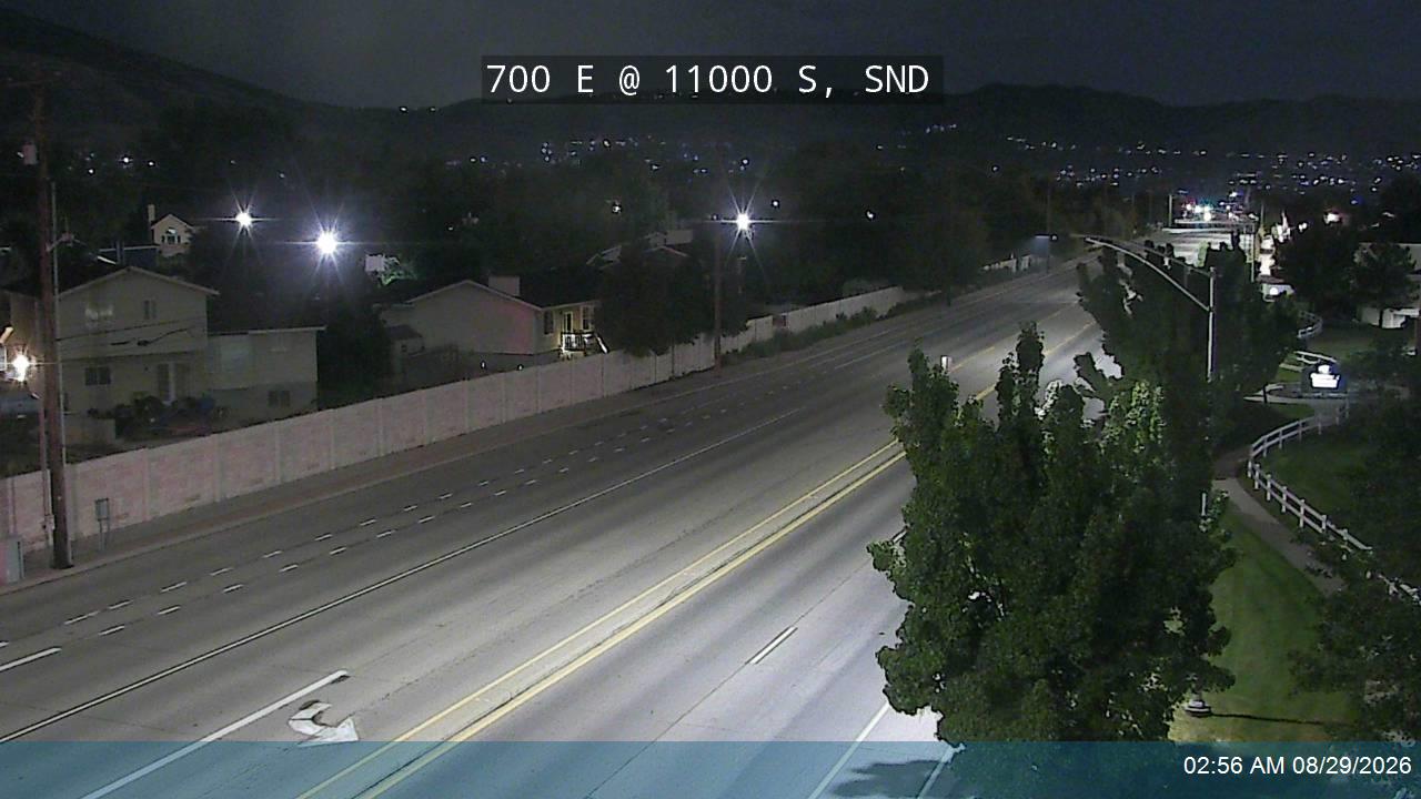 700 E / SR-71 @ 11000 S, SND live camera view