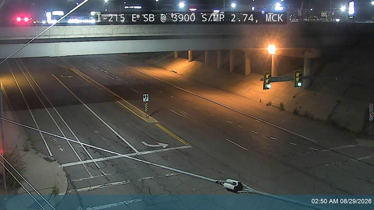 I-215 E SB @ 3900 S / MP 2.74, MCK live camera view