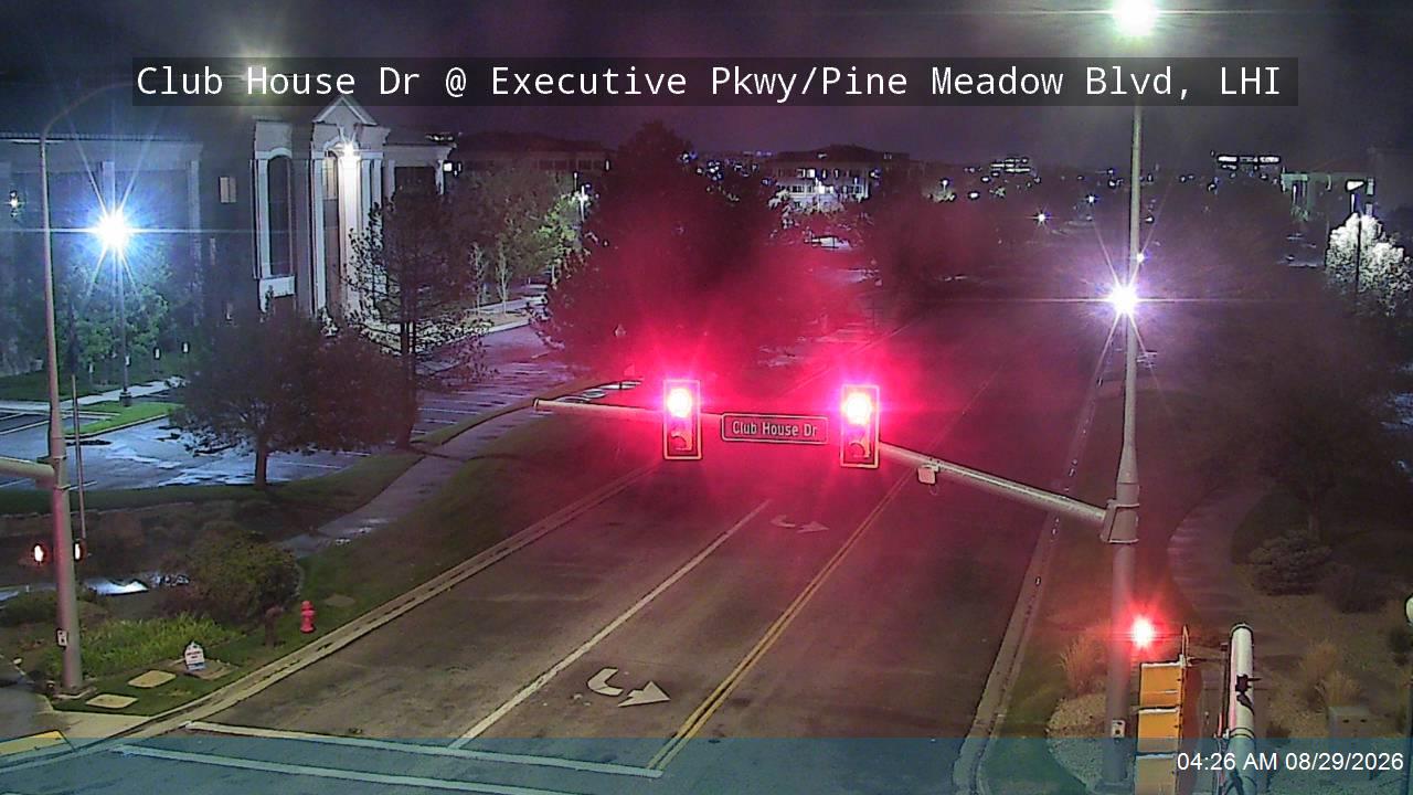 Club House Dr @ Executive Pkwy / Pine Meadow Blvd, LHI live camera view