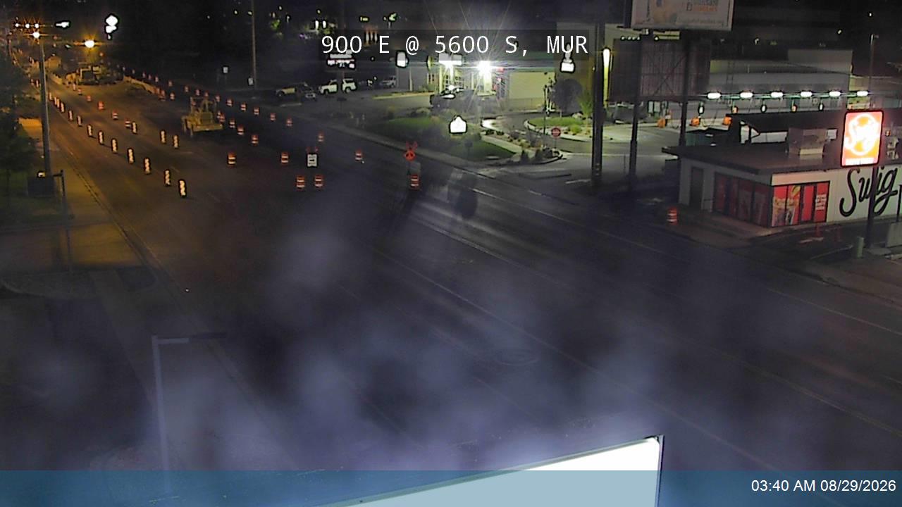 900 E / SR-71 @ 5600 S, MUR live camera view