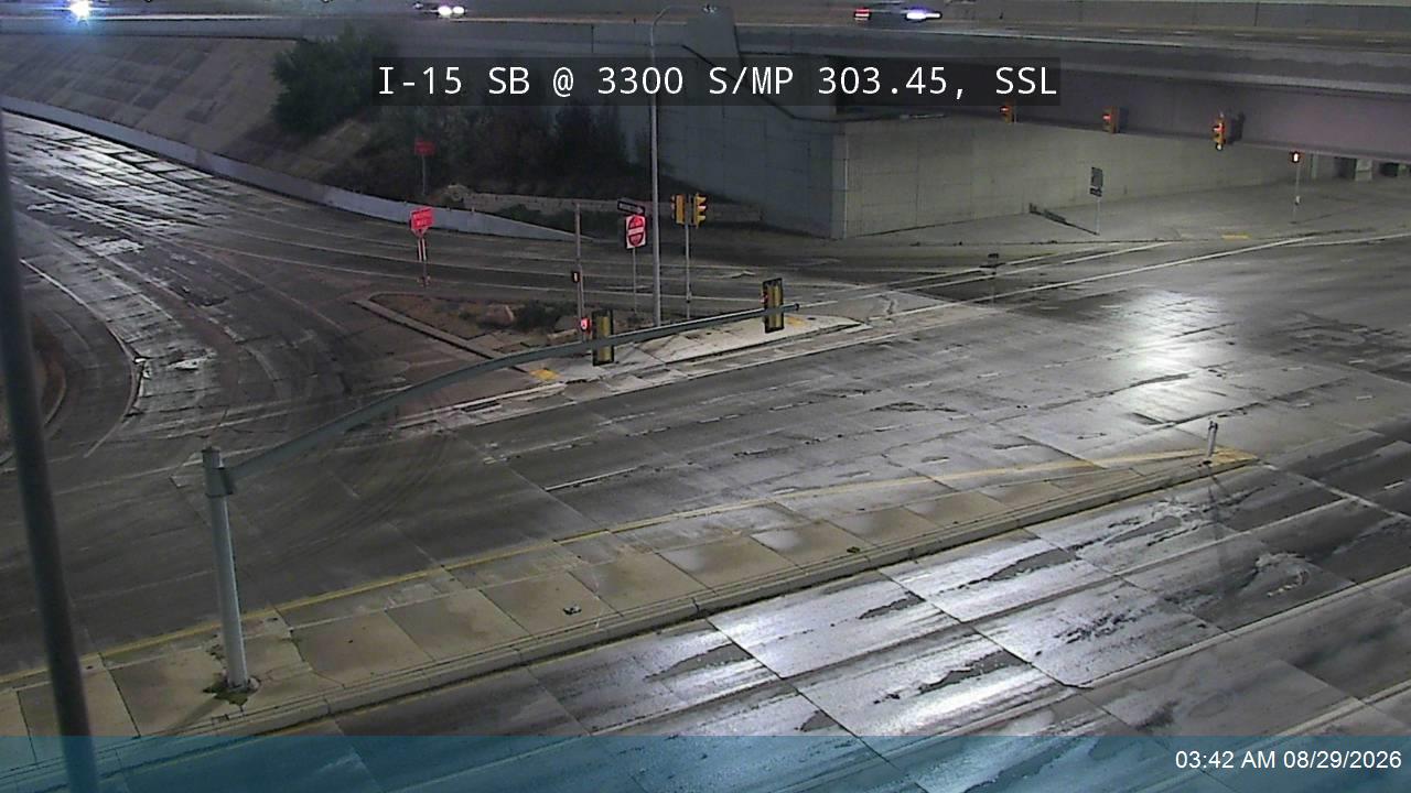 I-15 SB @ 3300 S / SR-171 / MP 303.45, SSL live camera view