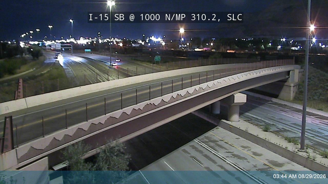 I-15 SB @ 1000 N / MP 310.2, SLC live camera view