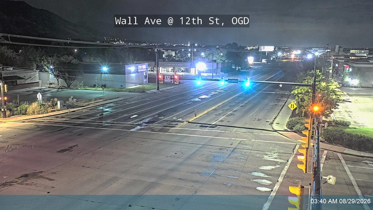 Wall Ave / SR-204 @ 12th St / SR-39, OGD live camera view