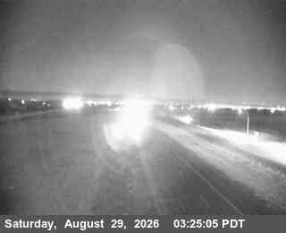 10 - NB I-5 North of Tracy 11th St live camera view