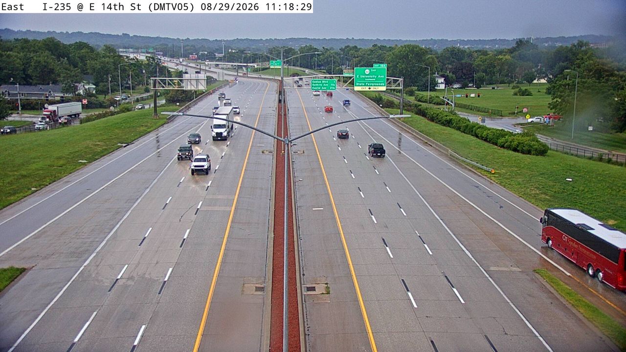 I-235 @ MM 9.8 (E 14th St) live camera view