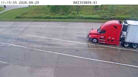 Rest Area: I-35 SB MM 98 near Elkhart live camera view