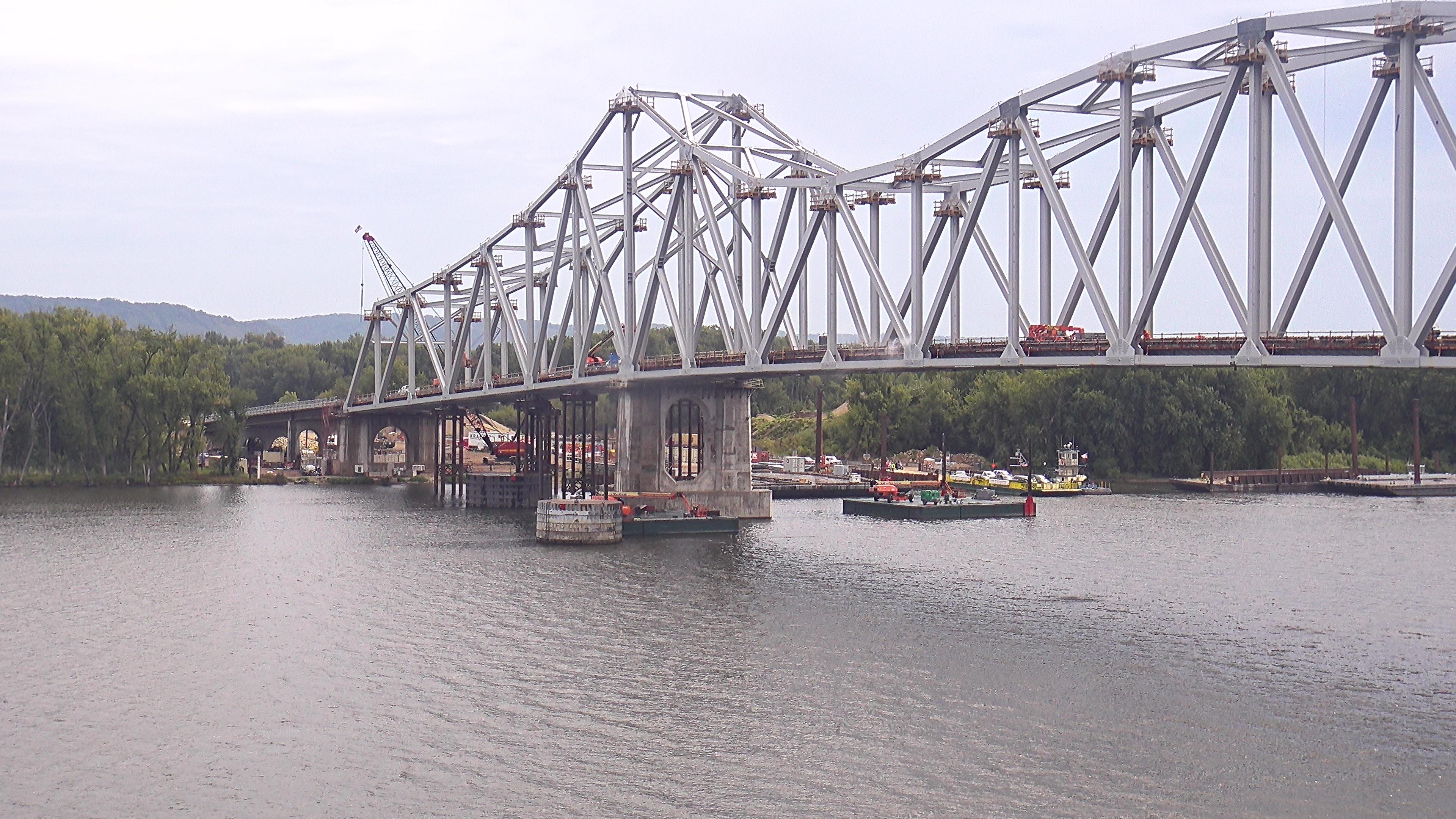 N Front St @ Lansing Bridge (East End) live camera view