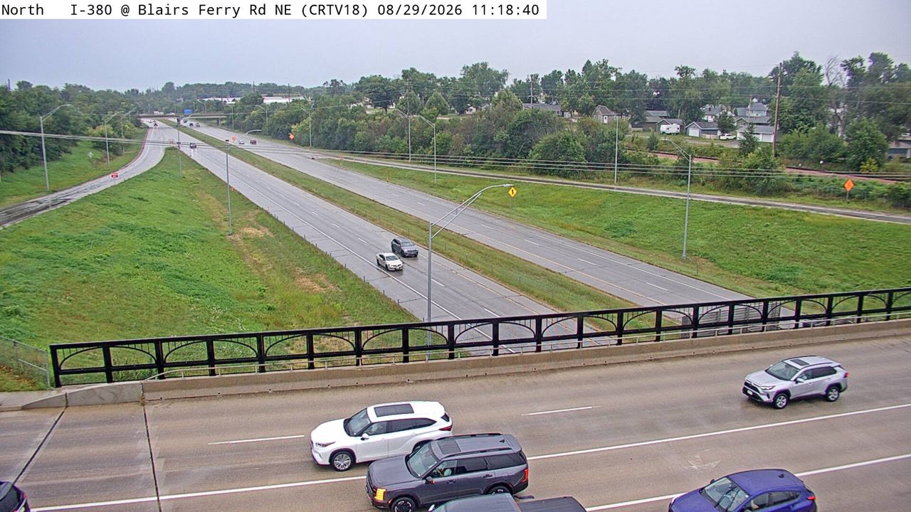 I-380 @ MM 24.4 (Blairs Ferry Rd NE) live camera view