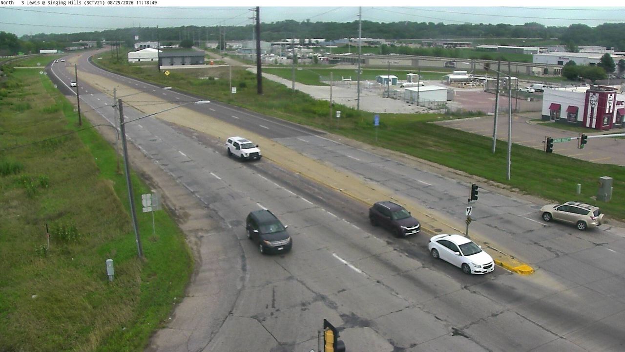 S Lewis @ Singing Hills Blvd (21) live camera view