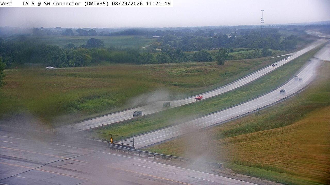 IA 5 @ MM 100.7 (SW Connector) live camera view