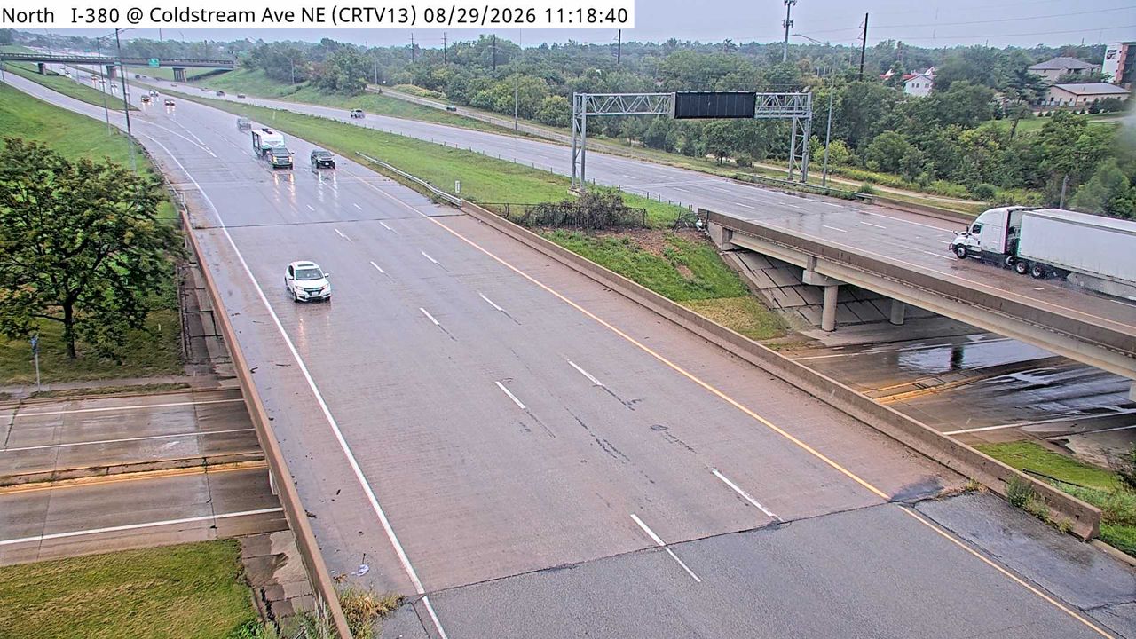I-380 @ MM 22.3 (Coldstream Ave NE) live camera view