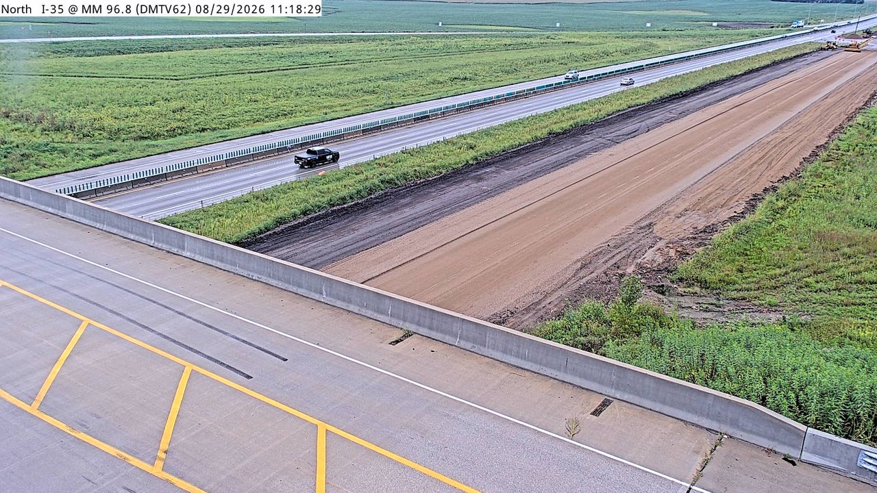 I-35 @ MM 96.8 (NE 126th Ave Elkhart) live camera view