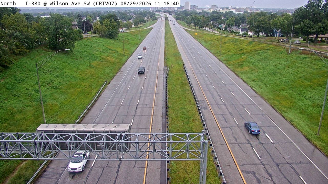 I-380 @ MM 18.3 (Wilson Ave SW) live camera view