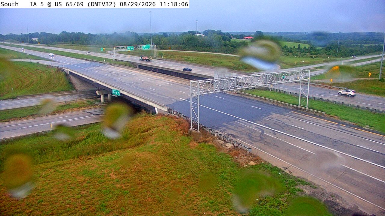 IA 5 @ MM 92.6 (US 65/69) live camera view