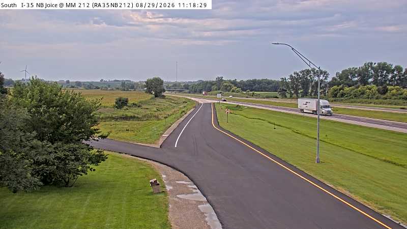 Parking Only: I-35 NB MM 212 near Joice live camera view