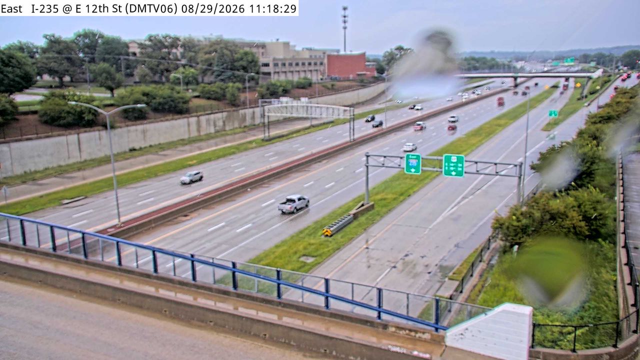 I-235 @ MM 9.6 (E 12th St) live camera view