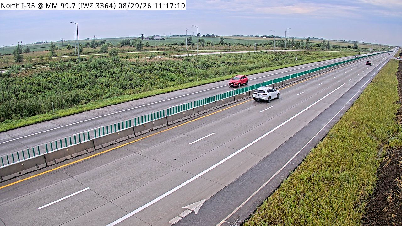 I-35 @ MM 100.3 (IWZ 3364) live camera view