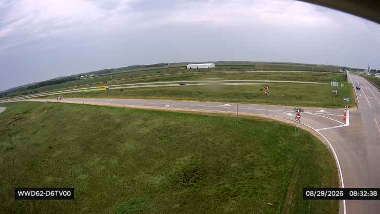 US 20 @ X49 near Dyersville (62) live camera view