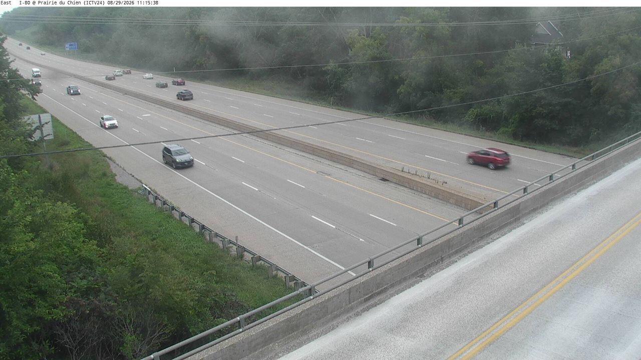 I-80 @ MM 244.6 (Prairie du Chien) live camera view