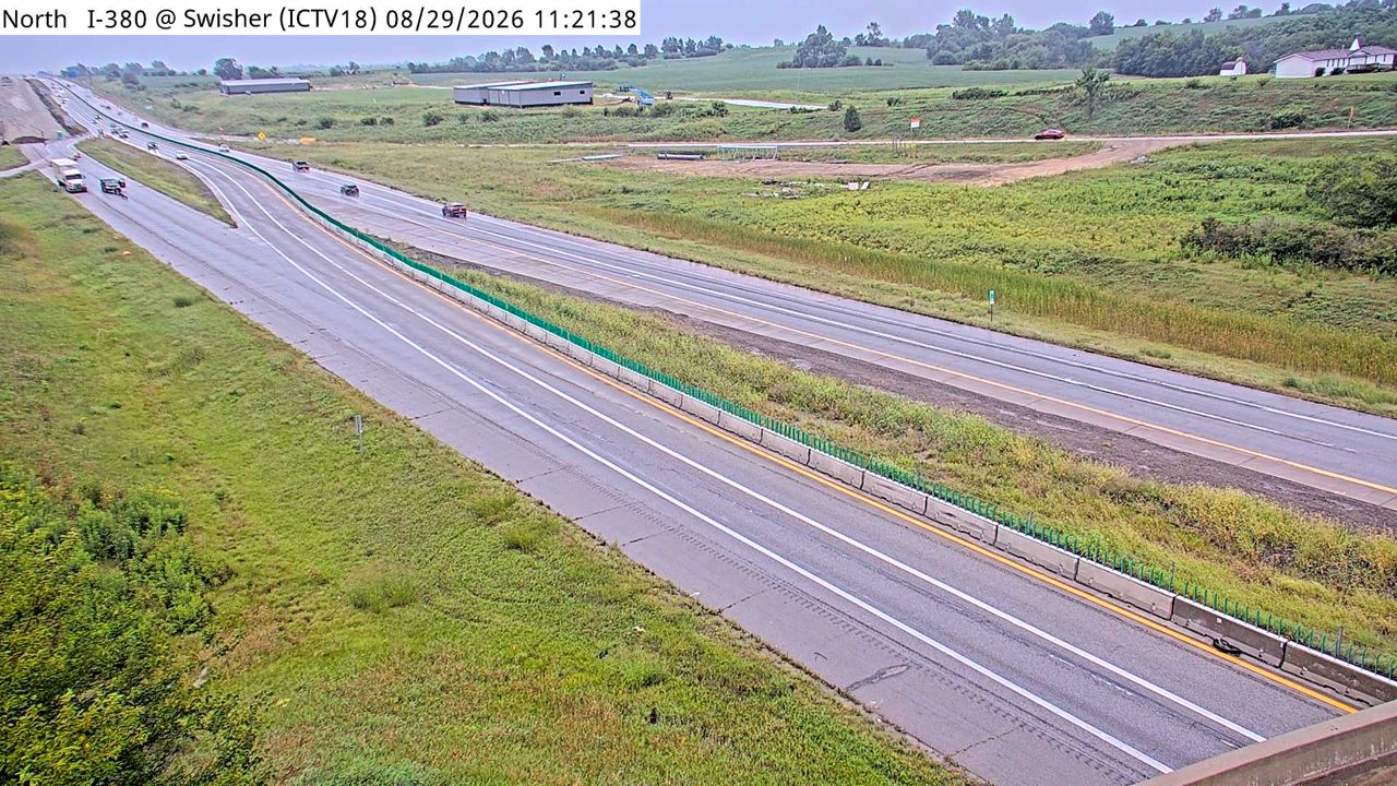 I-380 @ MM 10.9 (Swisher) live camera view