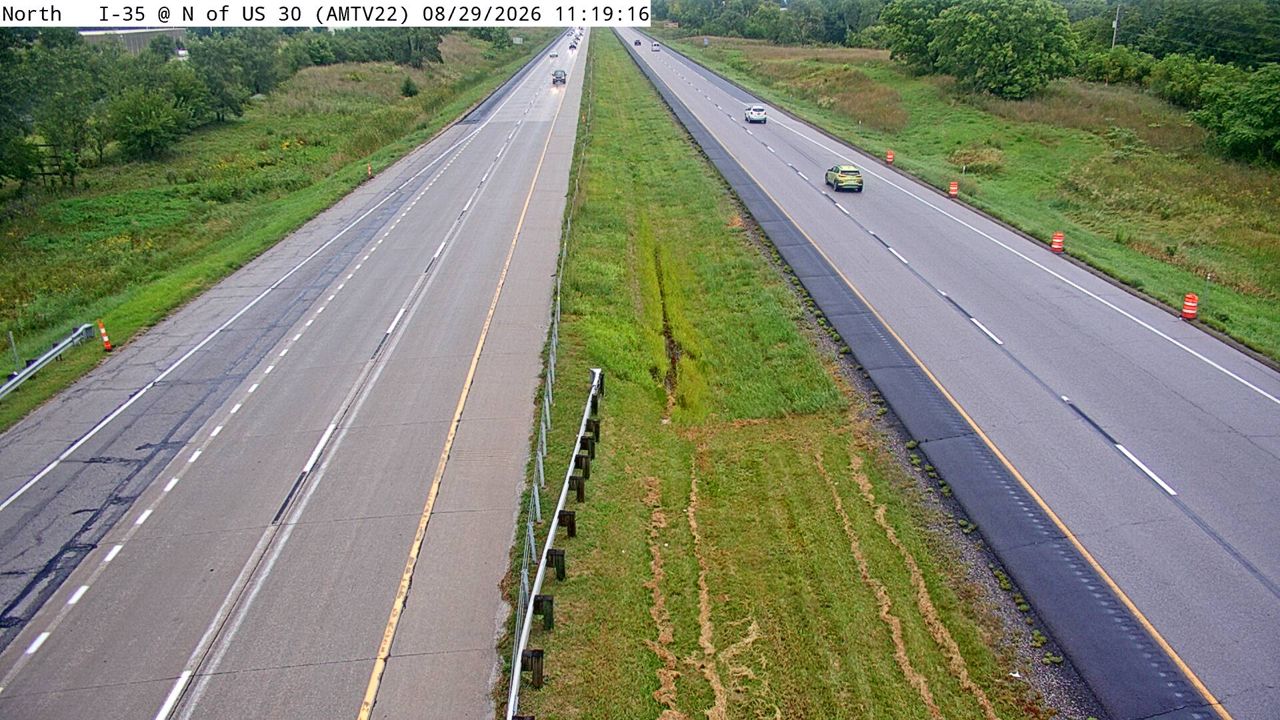 I-35 @ MM 112 (N of US 30) live camera view