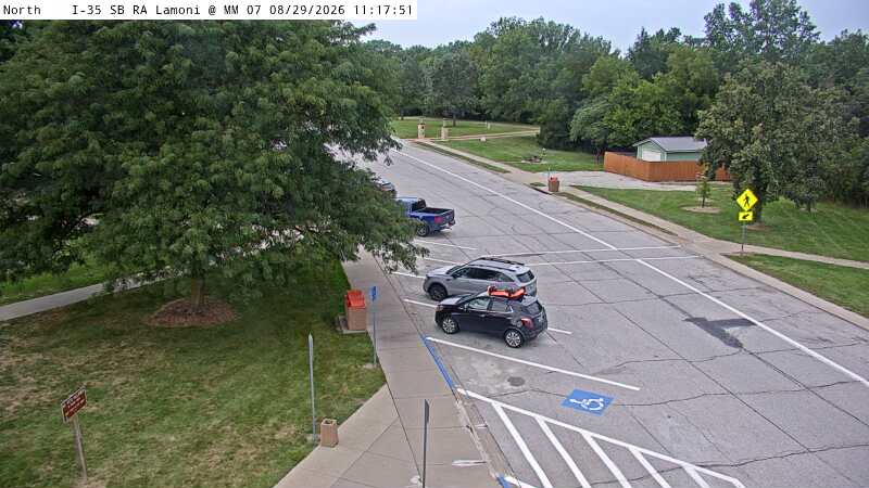 Rest Area: I-35 N/S MM 7 - Lamoni - Car Prkg live camera view