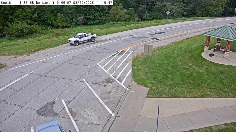 Rest Area: I-35 N/S MM 7 - Lamoni - Car Prkg live camera view