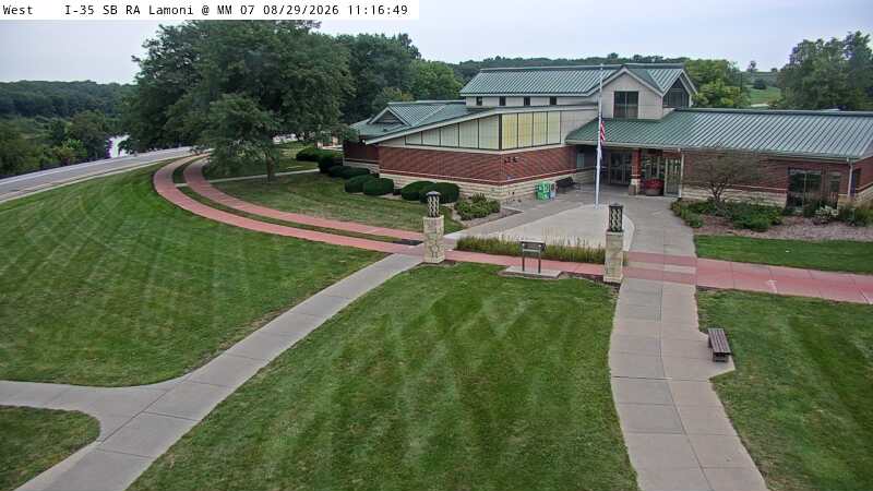 Rest Area: I-35 N/S MM 7 - Lamoni - Car Prkg live camera view