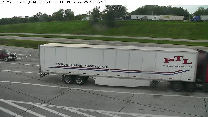 Rest Area: I-35 NB MM 33 near Osceola live camera view