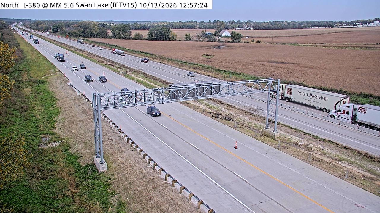 I-380 @ MM 5.6 (Swan Lake) live camera view
