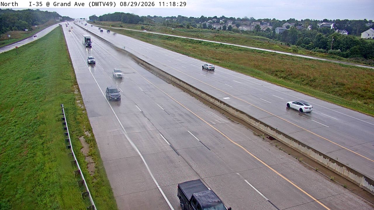 I-35 @ MM 69.2 (Grand Ave) live camera view