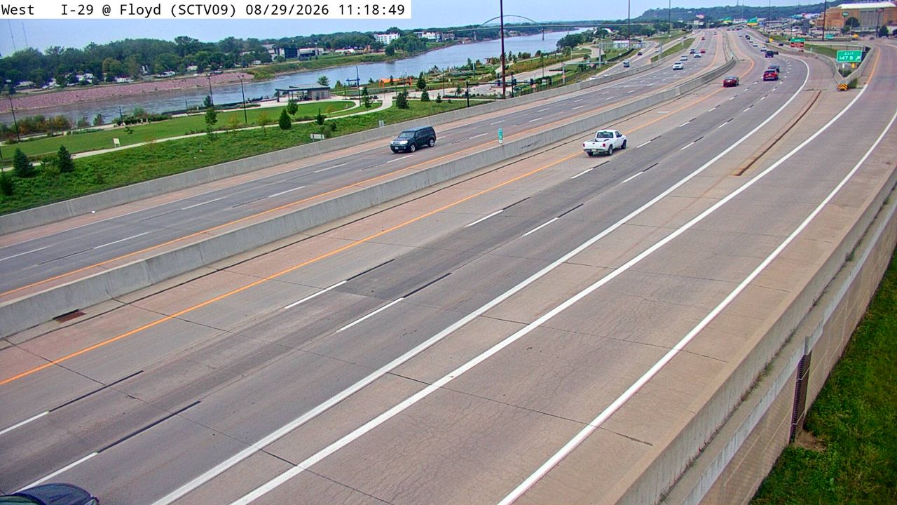 I-29 @ MM 147.7 (I-29 NB Exit to Gordon Dr) live camera view