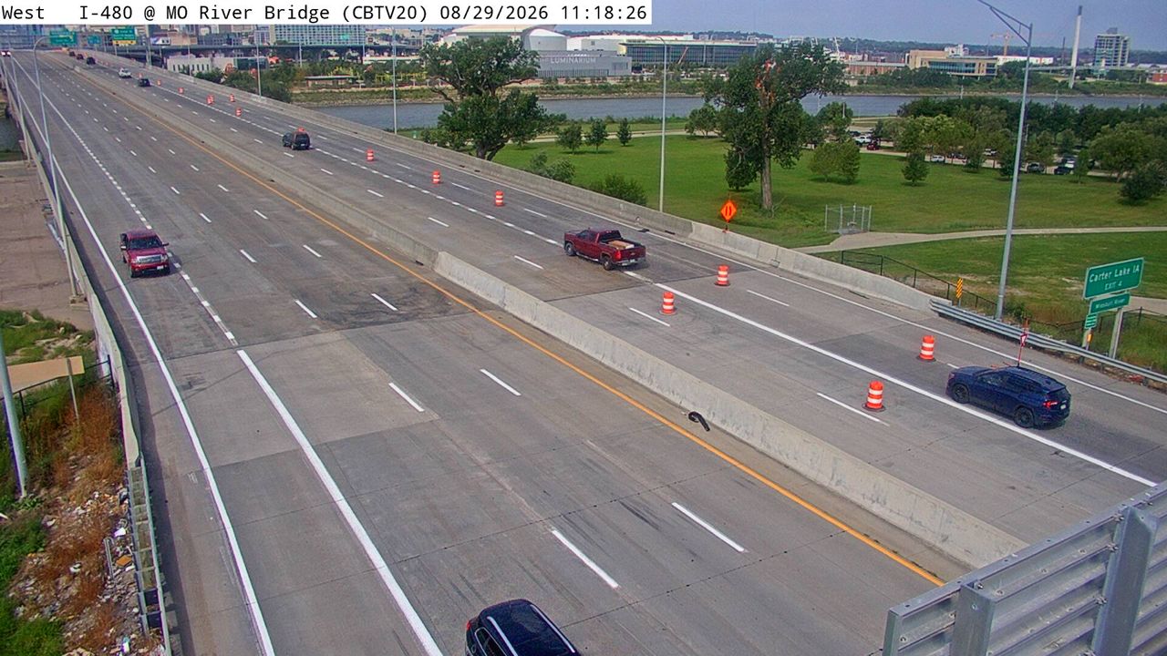 I-480 @ MM 0.1 (Missouri River Bridge) live camera view