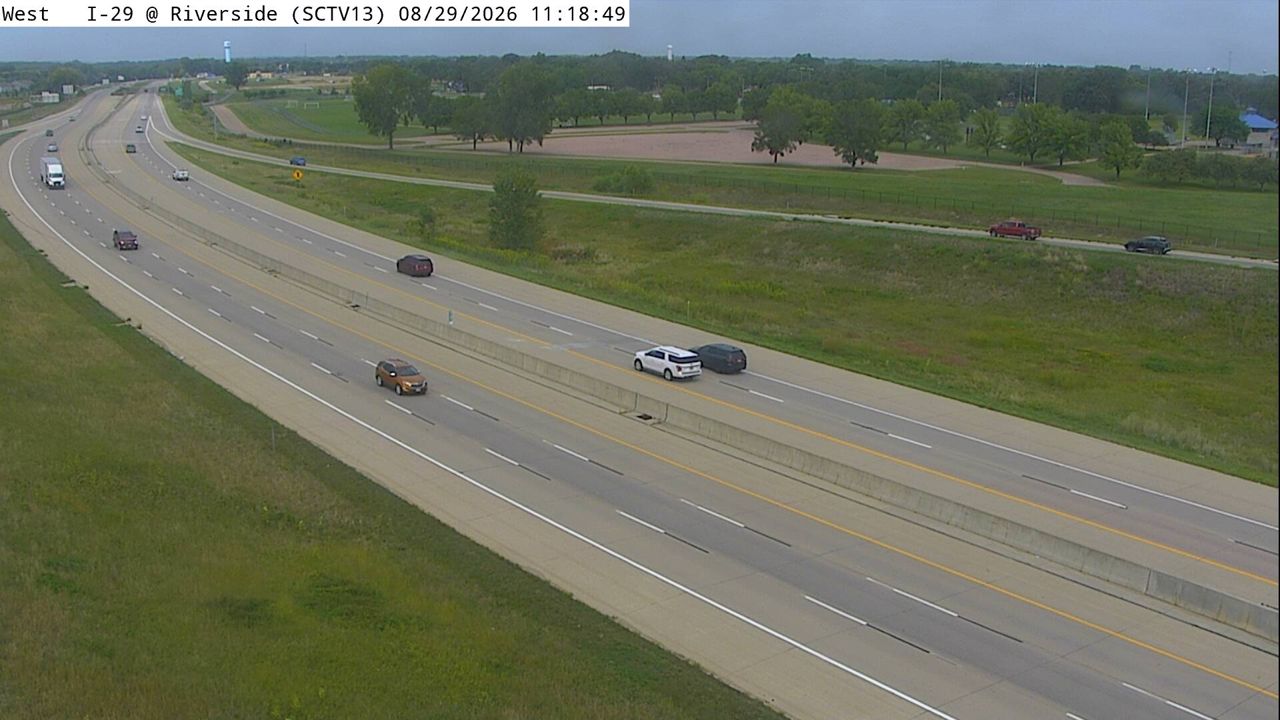 I-29 @ MM 151.4 (Riverside Blvd) live camera view