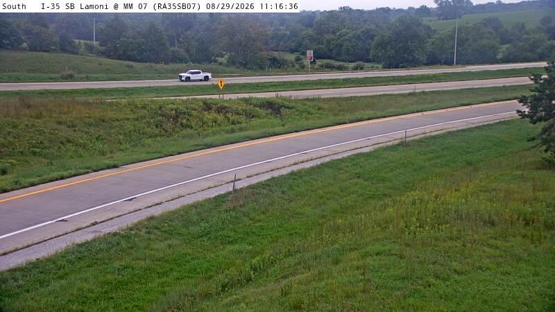 Rest Area: I-35 N/S MM 7 - Lamoni - SB Ent. live camera view