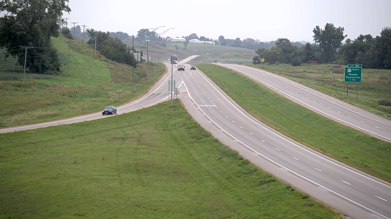 US 151 @ MM 94.4 (US 61 - North) live camera view